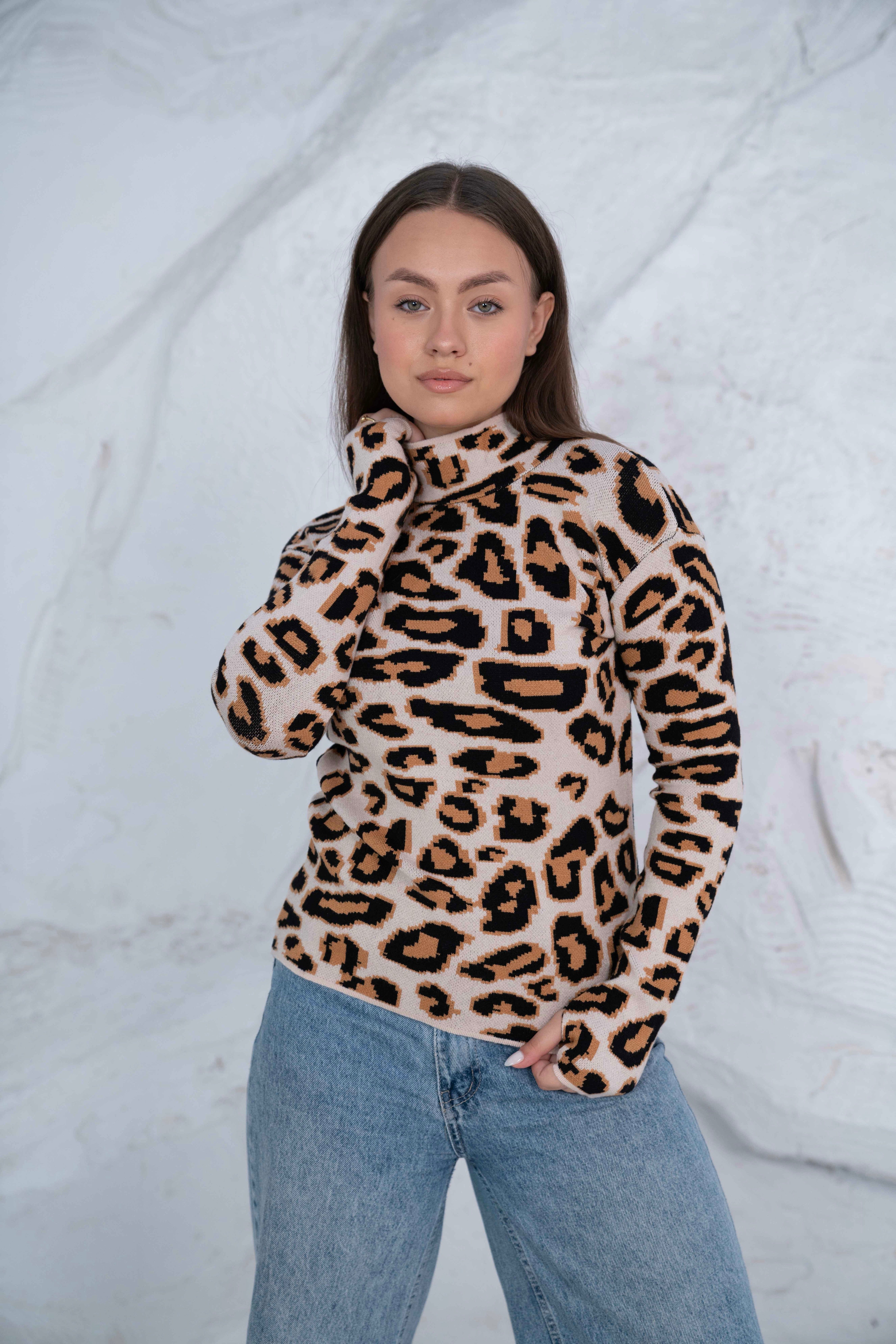 Leopard Print Turtleneck Pullover