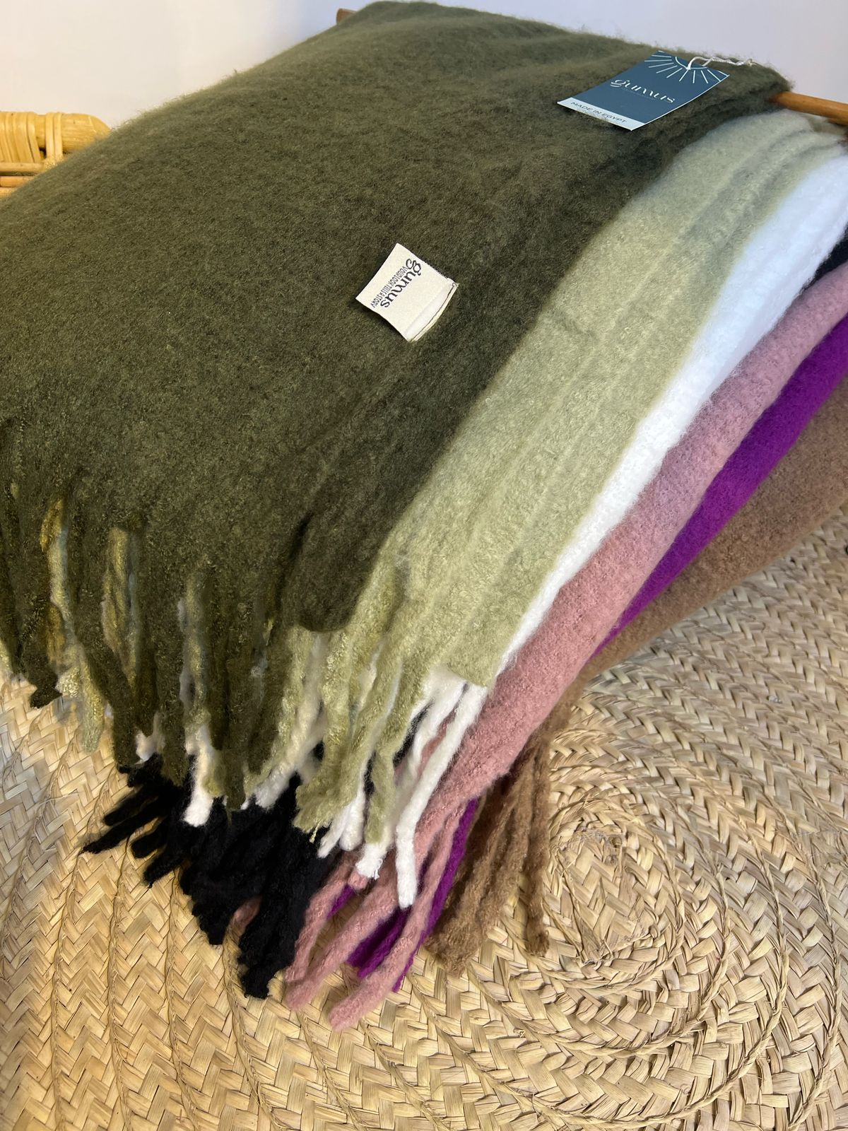 Gumus Luxury Winter Scarf – Stay Warm & Stylish in Cold Weather