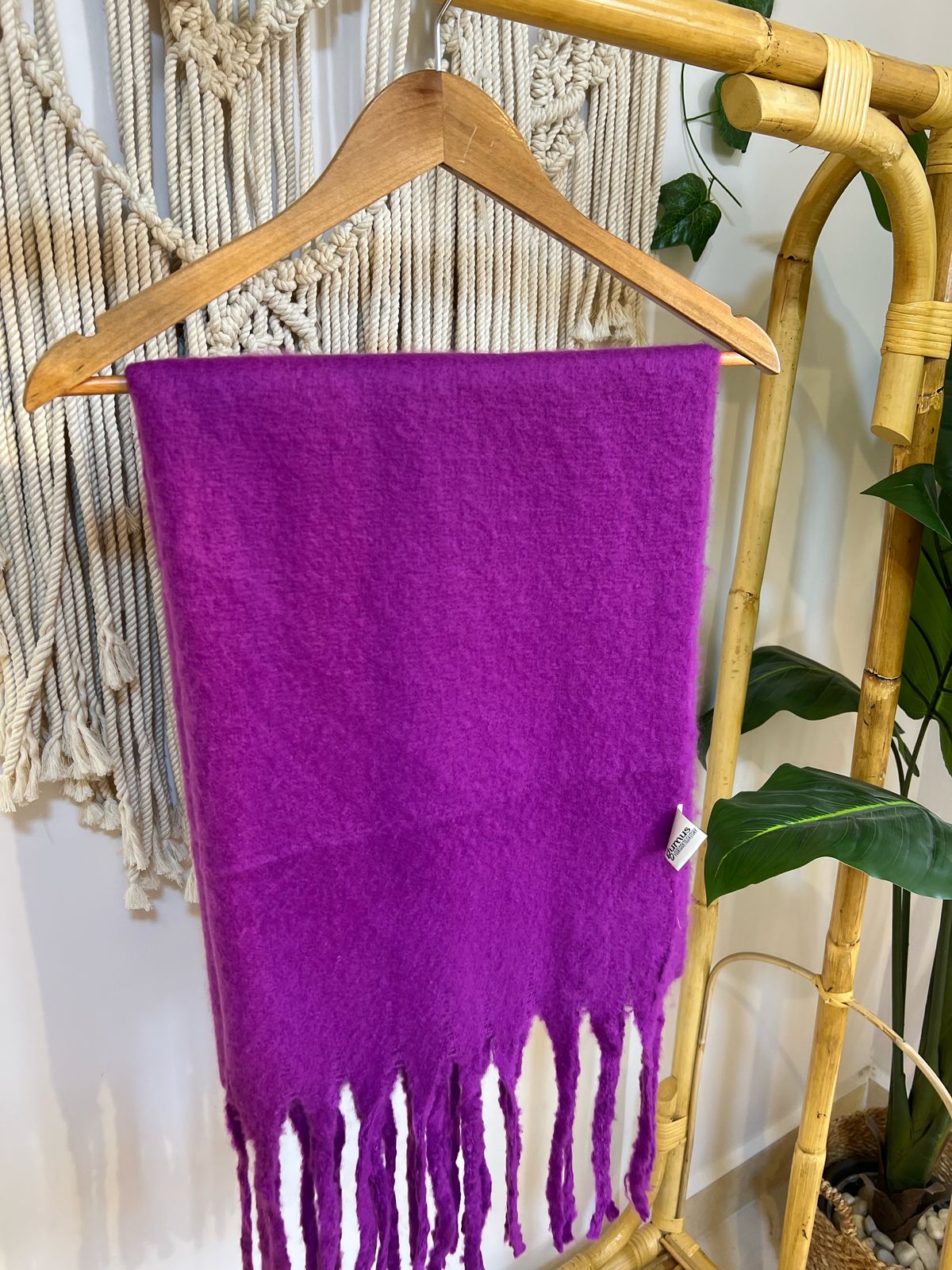 Gumus Luxury Winter Scarf – Stay Warm & Stylish in Cold Weather