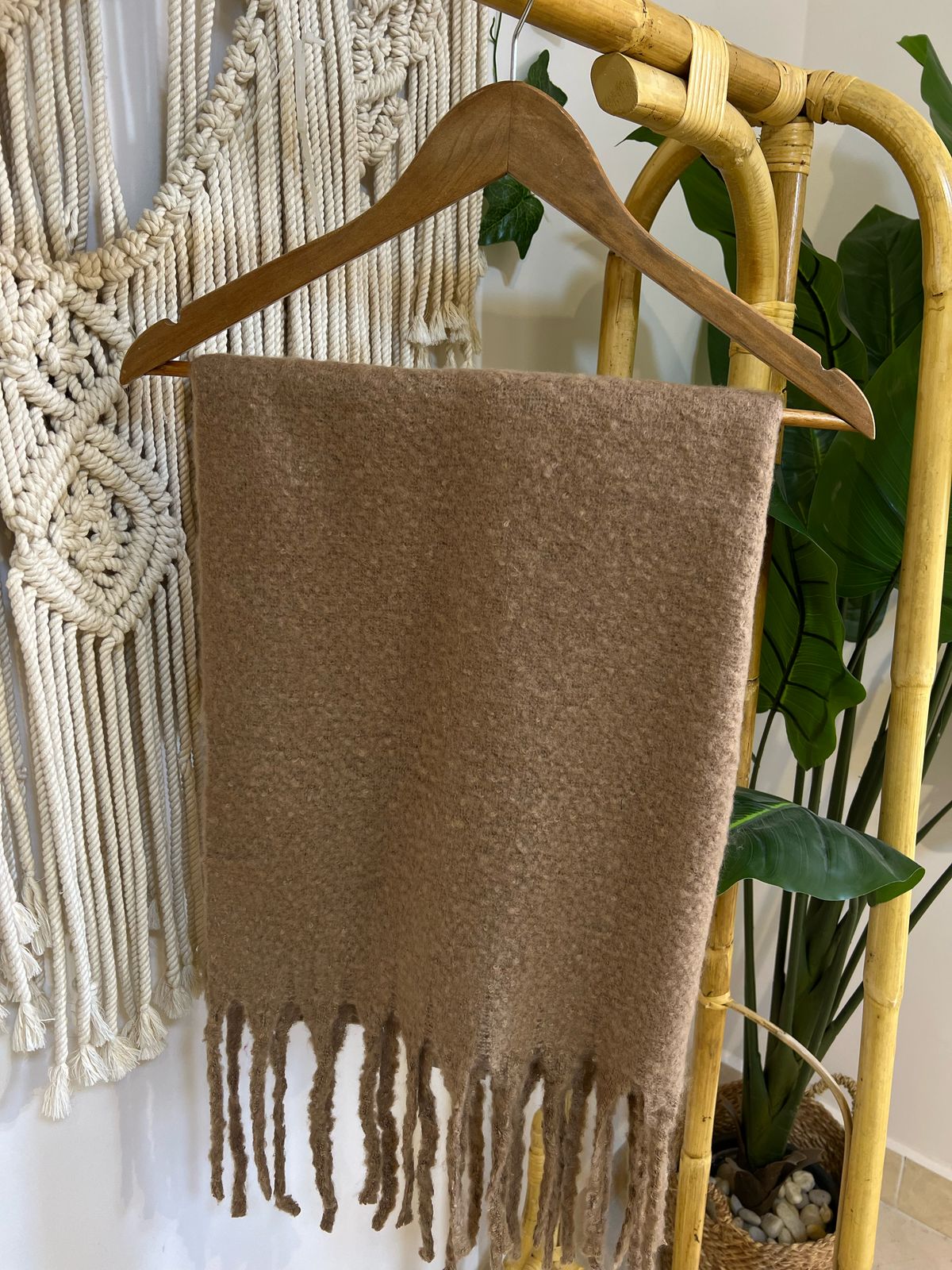 Gumus Luxury Winter Scarf – Stay Warm & Stylish in Cold Weather