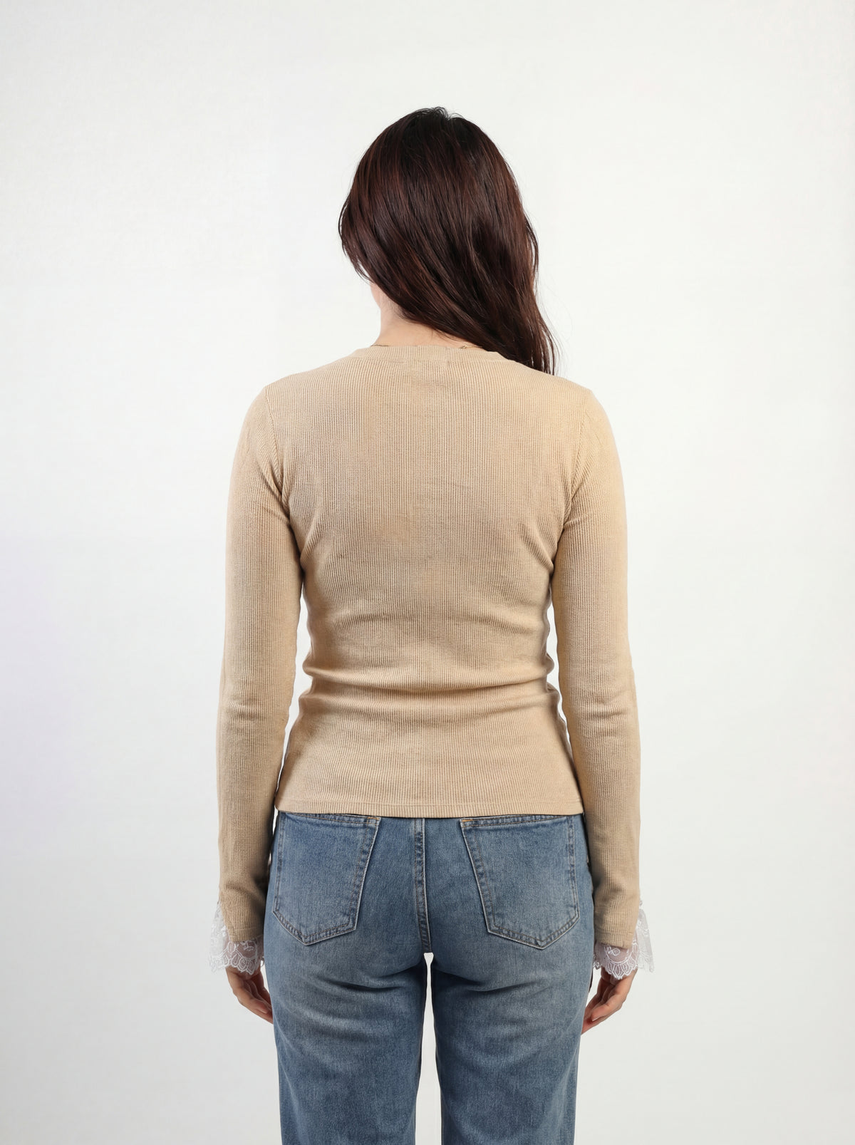 Beige Gumus lace cuff ribbed top — back view showing the fitted rib